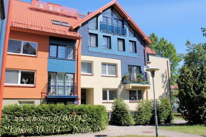 2009 m. renovuotas namas Taikos g 30, šalia Urbo kalno